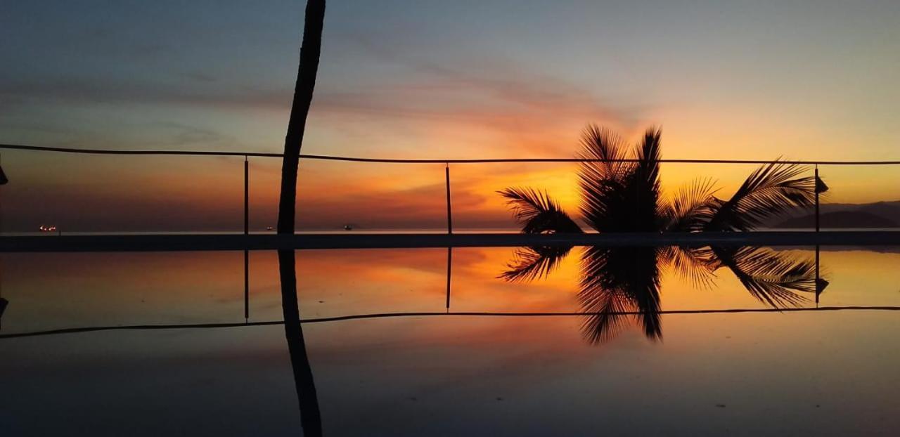 Sol-Lua Bangalo Com Uso Exclusivo Da Piscina Villa Ilhabela Exteriör bild